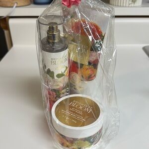 Bath & Body Works Brightest Bloom 3 Piece Fragrance Set - Butter, Wash, & Mist